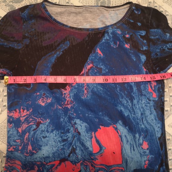 3/$20 Nuvango hip length short-sleeve top - Picture 7 of 8